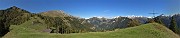 47 Alla croce del Monte Colle (1750 m) con vista da sx sul Pizzo Badile-Monte Secco-...